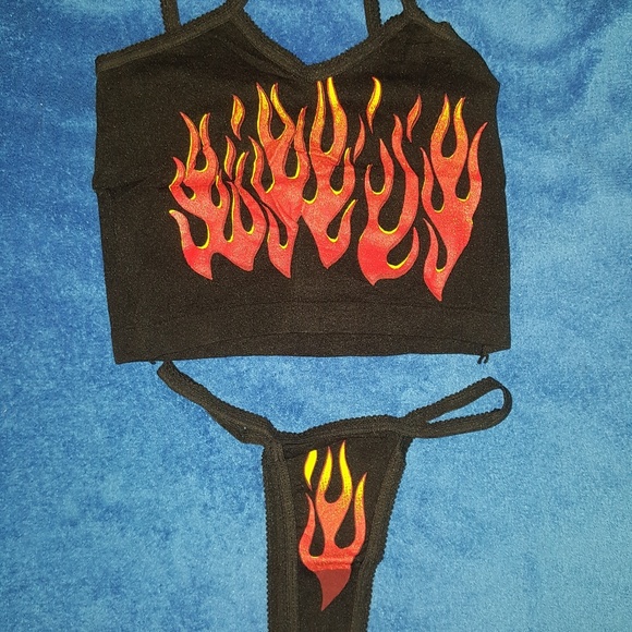 Flame Print Camisole with Matching Thong Lot 5096 - Picture 3 of 8
